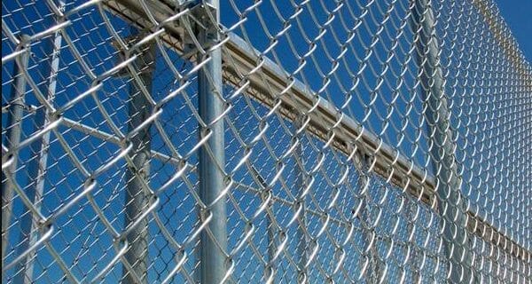 Durable and Secure Stainless Steel Chain Link Fence Perfect for Any Property