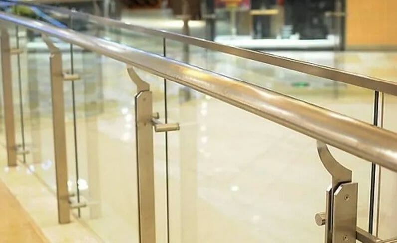 Features to consider when choosing a stainless steel mesh railing