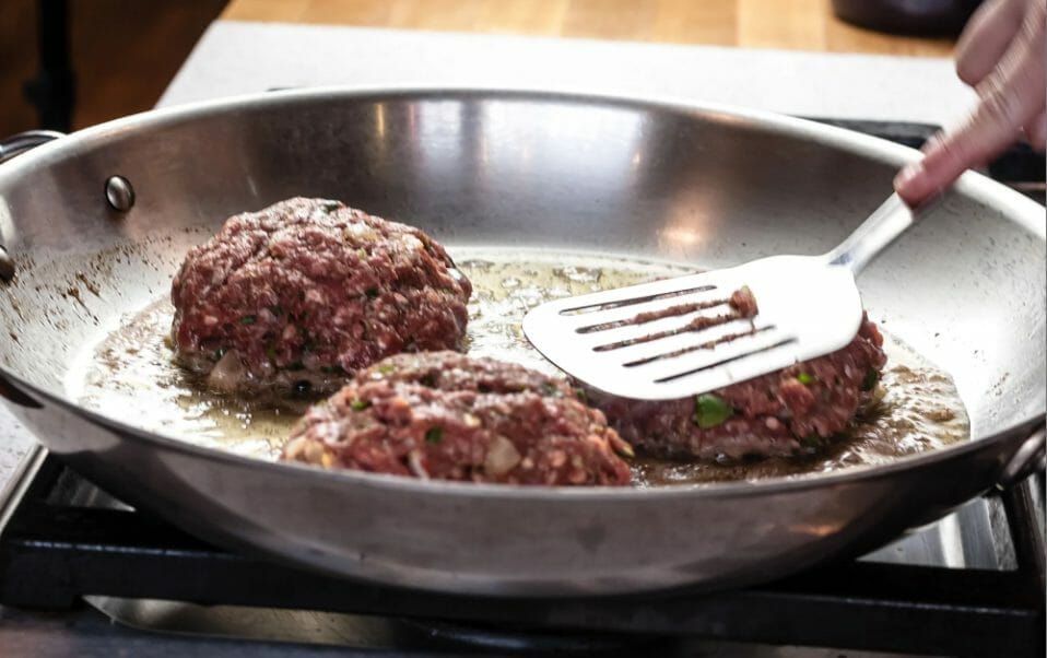 Best Practices for Using a Metal Spatula on a Stainless Steel Pan
