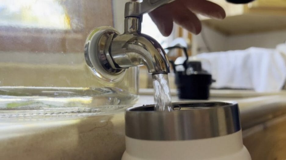 Cleaning and Maintaining Stainless Steel Bottles for Carbonated Drinks