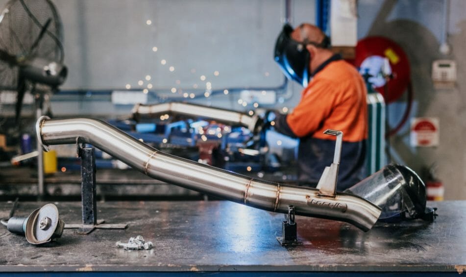 Installing and Maintaining 409 Stainless Steel Pipes