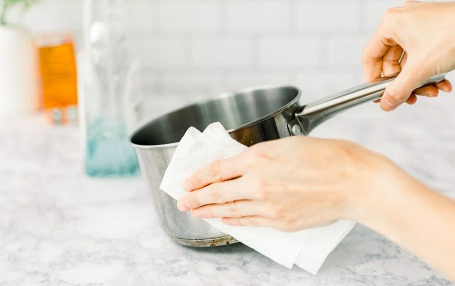 Maintaining and Cleaning Stainless Steel Cookware