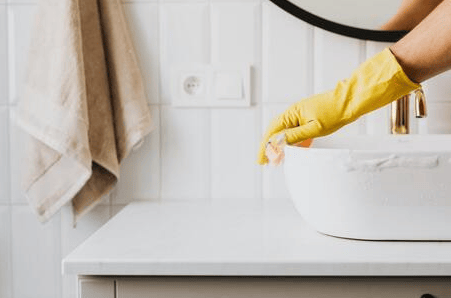 Precautions When Using Comet on Stainless Steel Sinks