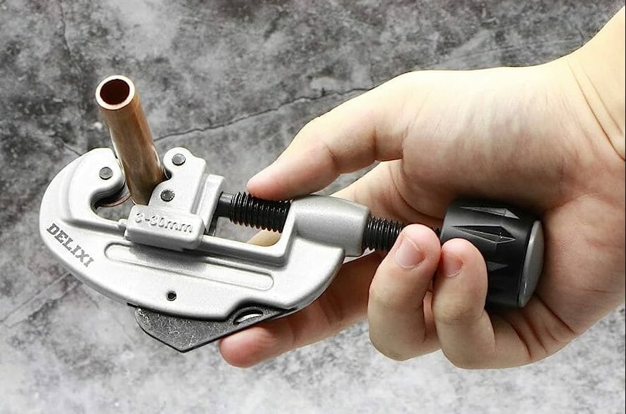 Step-by-Step Guide to Cutting Stainless Steel Pipes with the Ridgid Pipe Cutter
