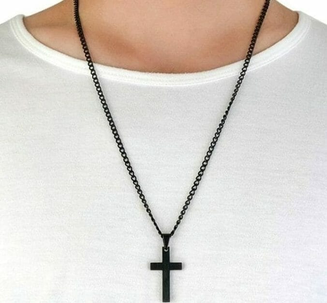 The Appeal of Stainless Steel Cross and Chain Designs
