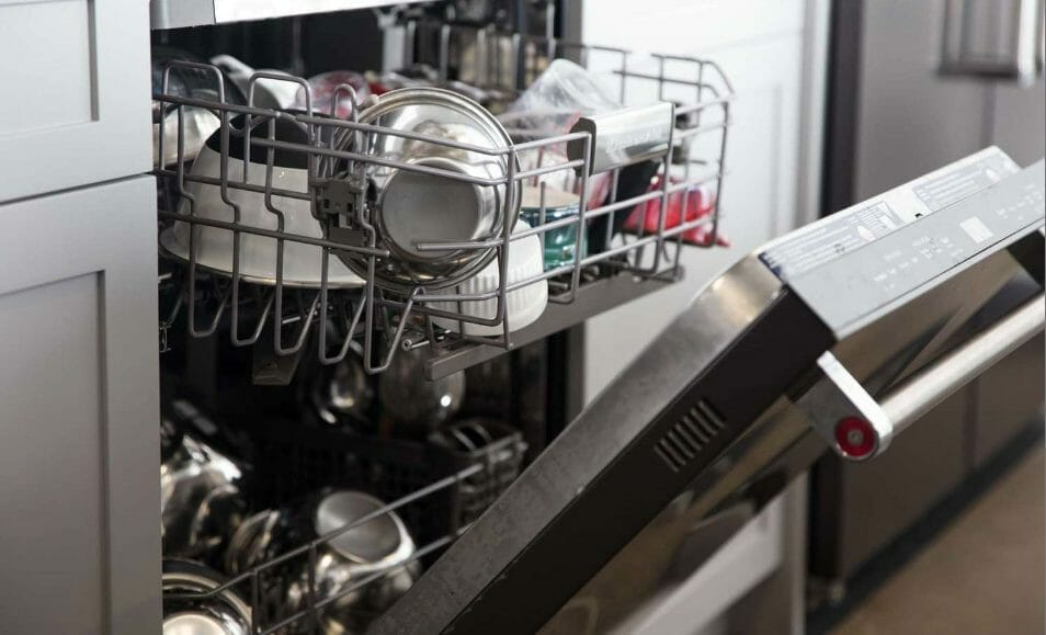 Tips for Safely Washing Stainless Steel in the Dishwasher
