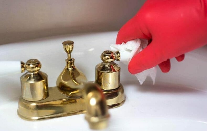 Alternative Methods for Cleaning Brass 232739