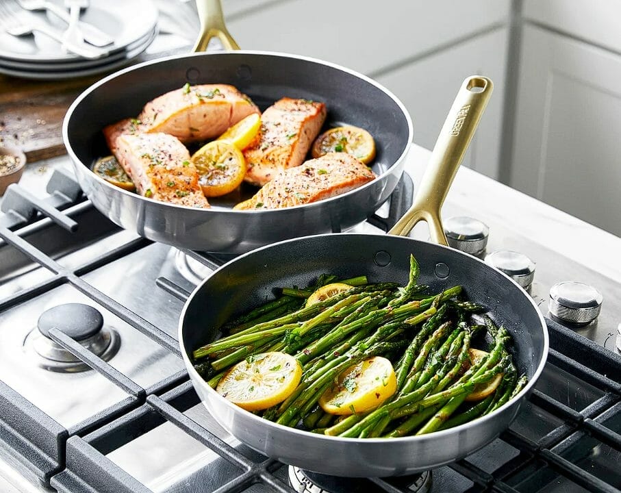 Teflon Plates vs Carbon Steel Cookware