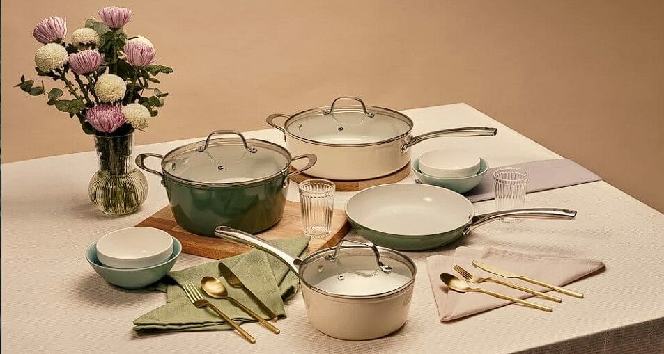 Teflon Plates vs Stainless Steel Cookware