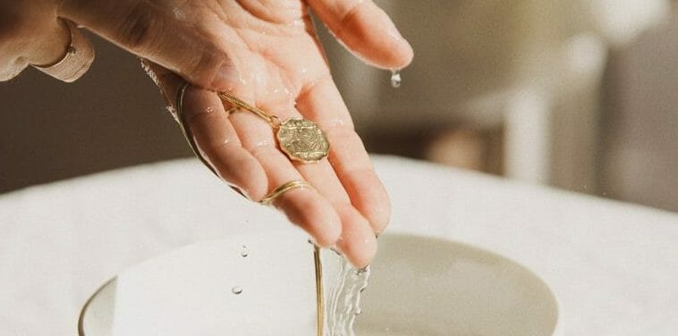 The Effect of Water on Stainless Steel Jewelry