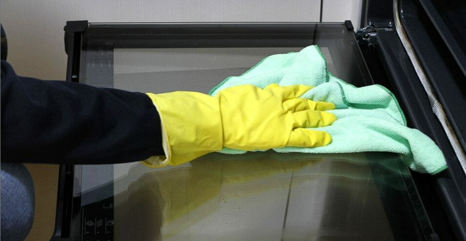 How to Use Comet Stainless Steel Cleaner